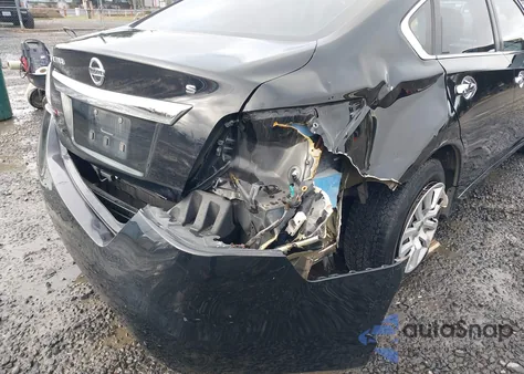 2015 Nissan Altima 2.5 S z USA, uszkodzony, nr VIN 1N4AL3AP6FC203433